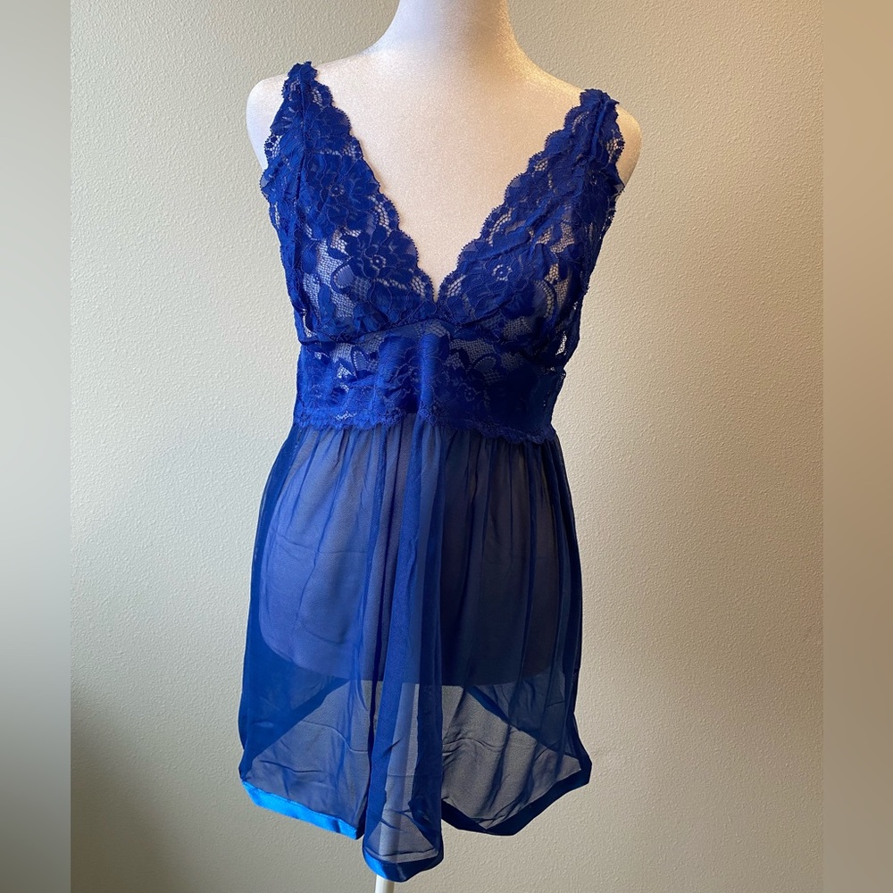 L blue lace w satin trim open back lingerie. NWT